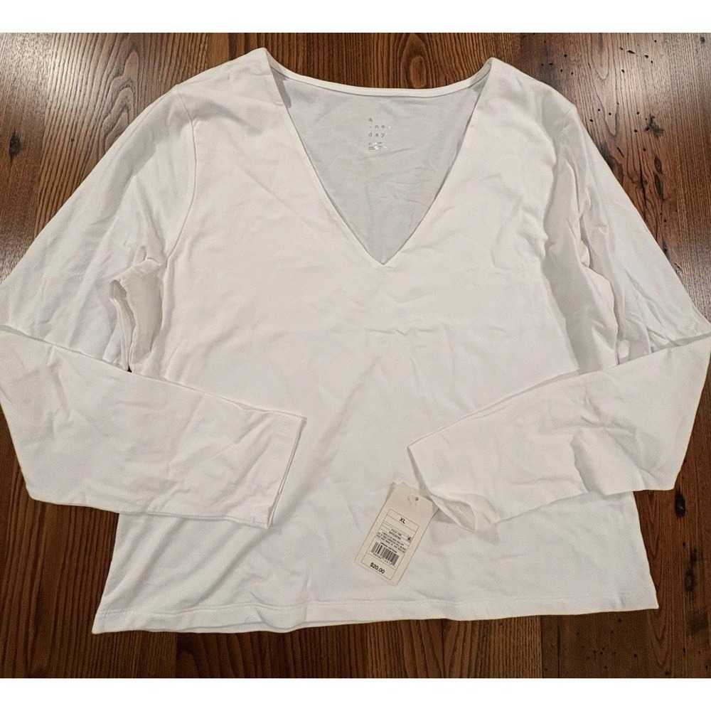 A New Day Women's Sculpt Long Sleeve V-Neck Top White Size XL NWT